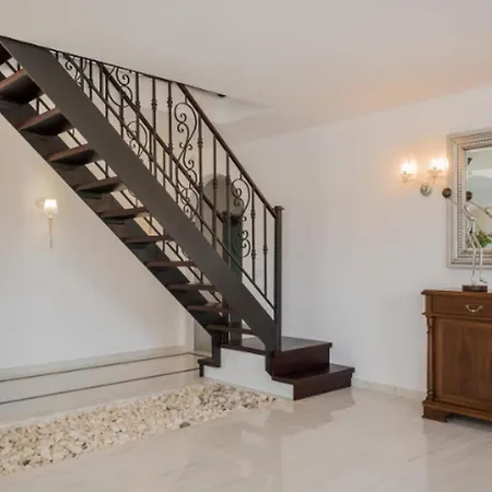 Premium Zakynthos 5 Bedrooms Nezuko Spacious Furnished Sarakinádhon